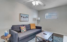 Amazing 1 Bedroom Apt - 1 Block From Jax Beach!